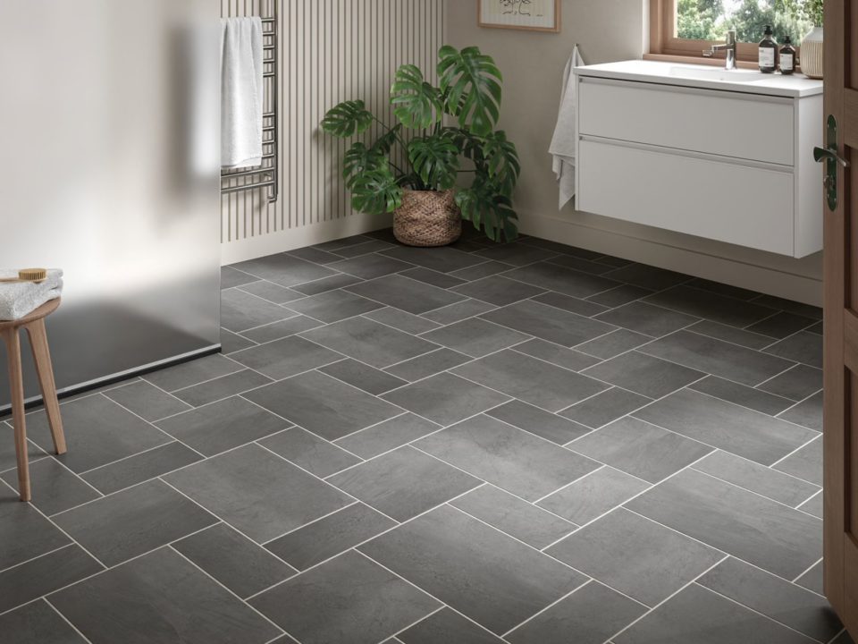 Amtico FS7S4810 Char AR0AUC30 Stucco Putty Stripping Pavestone FP293 bathroom